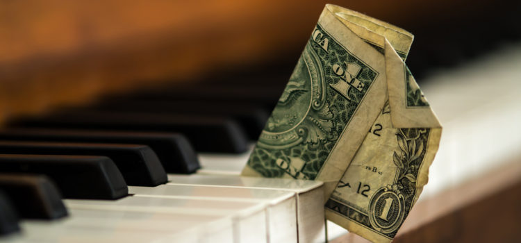 大事に使ってきた電子ピアノを手放すのは辛い。せめて高く買取ってほしい。